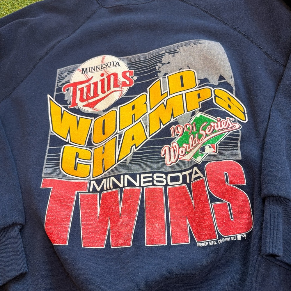 Vintage Minnesota Twins 1991 World Series Champs Sweatshirt - Picture 2 of 5
